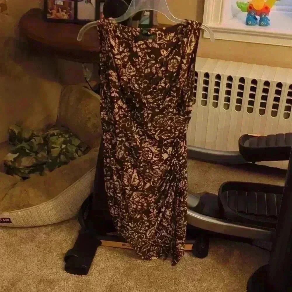 Ralph Lauren style dress that is a size 6. Brown and tan. - Picture 4 of 6